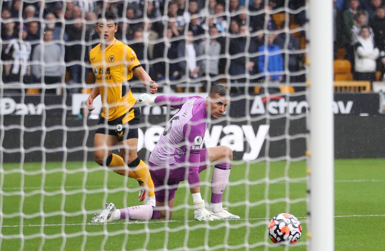 Wolves 2 - 1 Newcastle